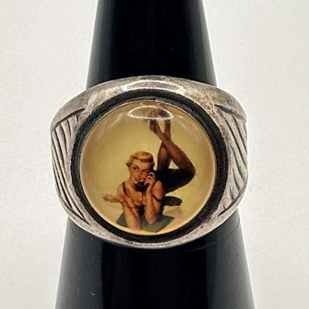 Winky + Dutch Blonde Pin Up Girl Cameo Ring Silver Tone Adjustable Size 7